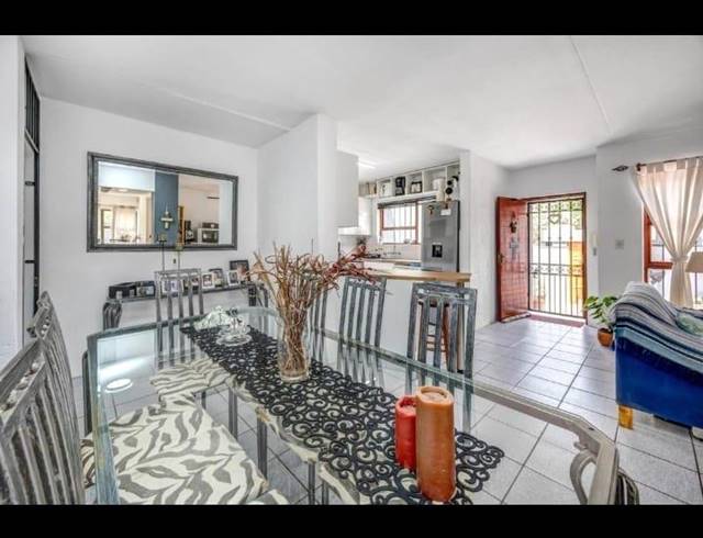3 BEDROOM HOUSE FOR SALE IN SUNNINGHILL